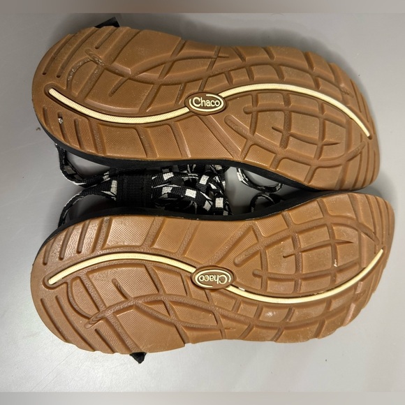 Chaco Monochrome Strappy Sandals - Picture 5 of 6
